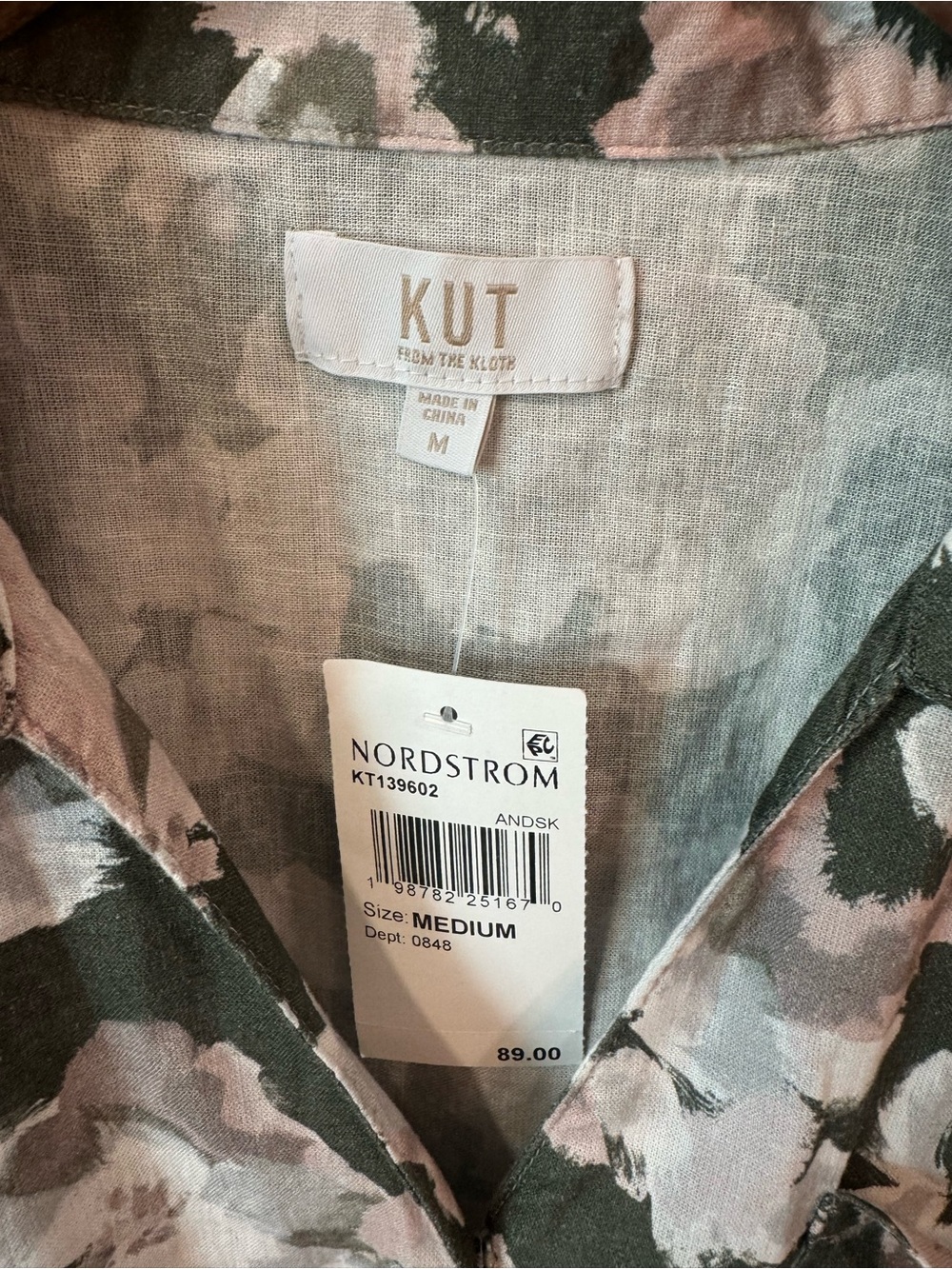 Nwt Kut from the Kloth Olive and Blush Floral Button-Front Short Sleeve Top - Picture 3 of 10
